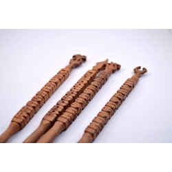 Cubrebolígrafos madera tallados